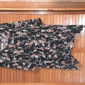 Blumin Apparel 3xl Black top with multi colored flowers. Lightweight Relaxed fit